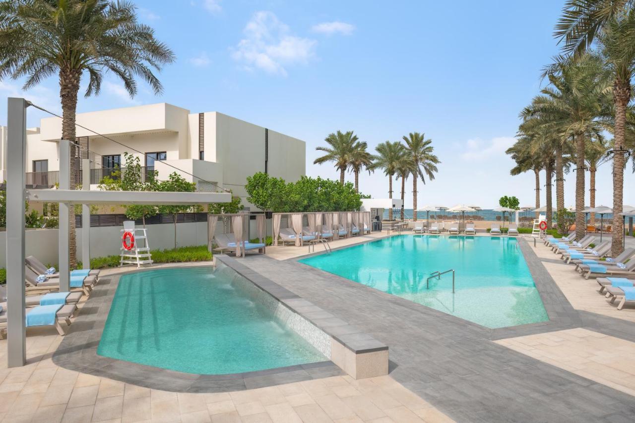 Palace Beach Resort פוג'יירה מראה חיצוני תמונה The swimming pool at the hotel
