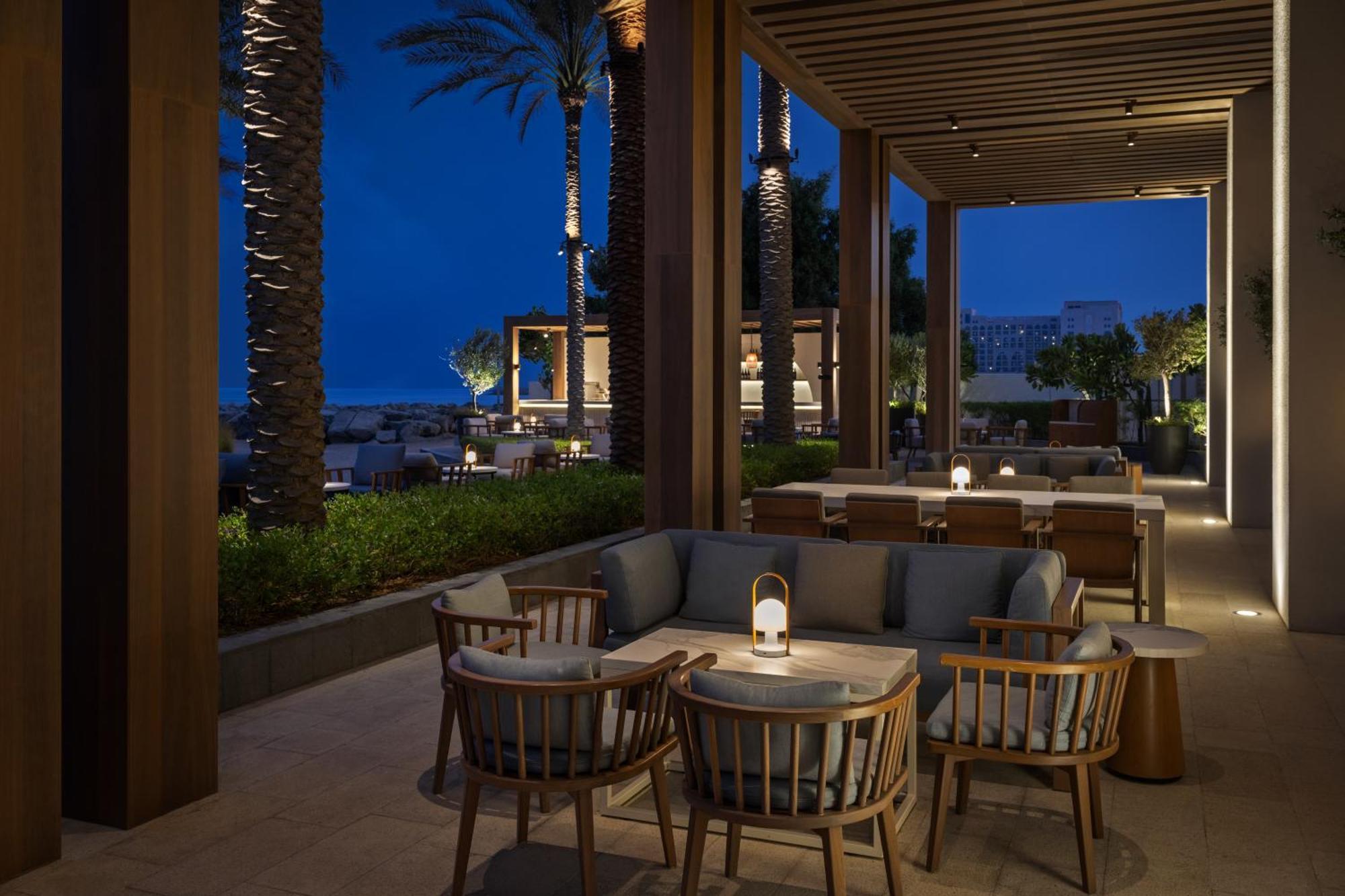 Palace Beach Resort פוג'יירה מראה חיצוני תמונה The Westin Athens