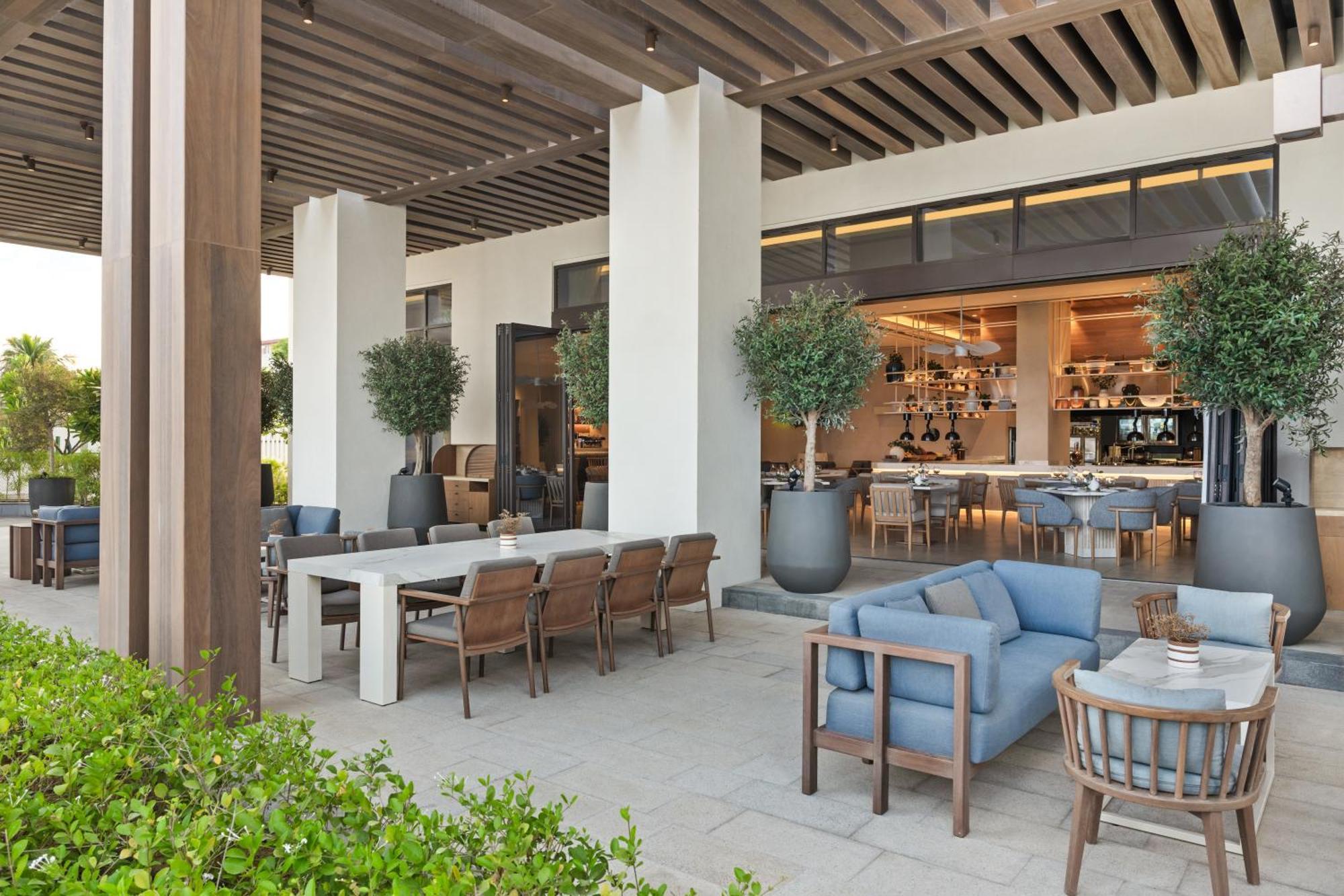 Palace Beach Resort פוג'יירה מראה חיצוני תמונה The Terrace at The Westin Dubai